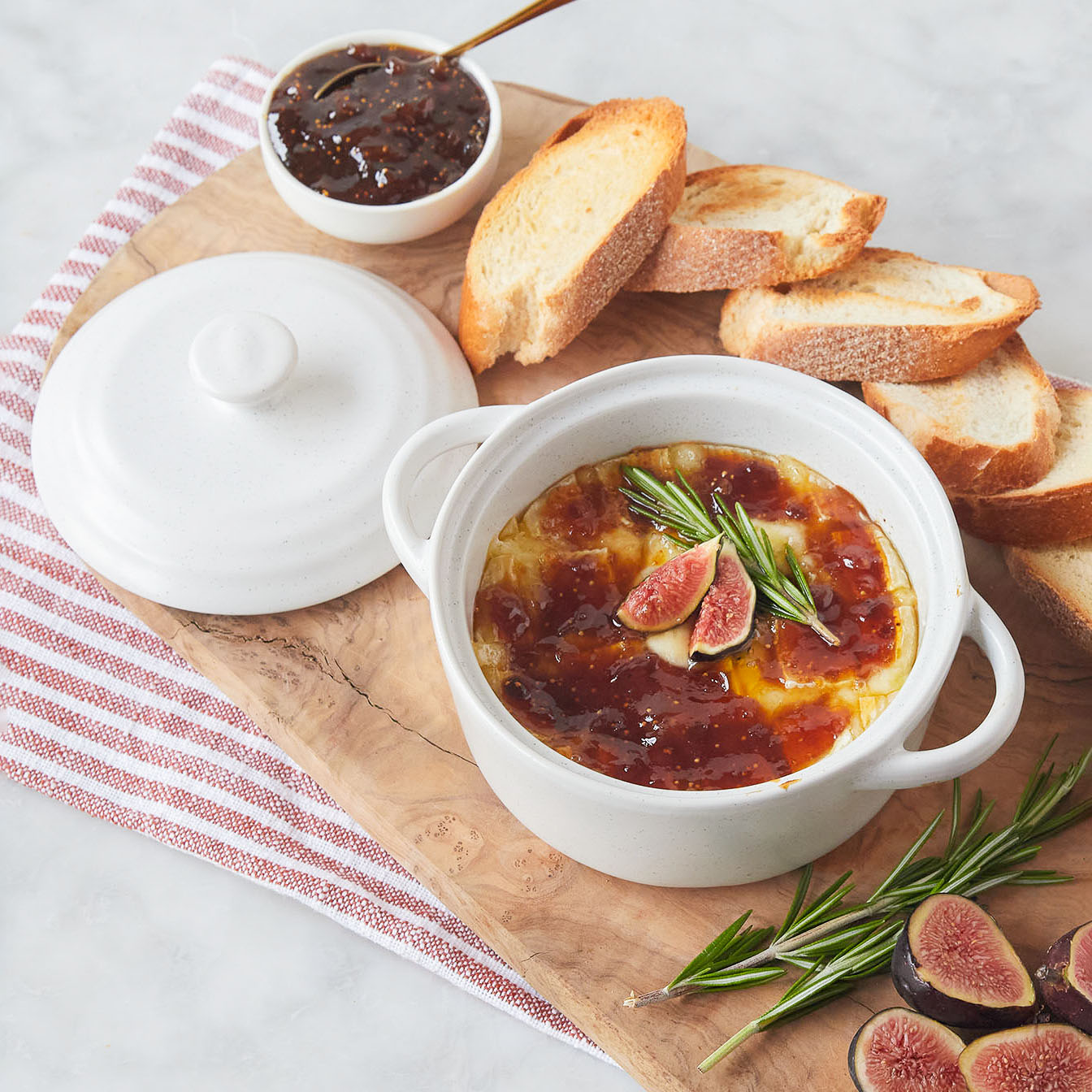 Brie Baker Hosting Set – a perfect gift for Brie lovers | Murray's