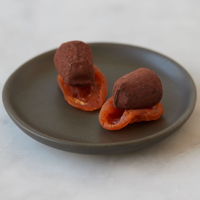 Mathez Cocoa-Powdered Truffles Heart Tin – indulgent minis