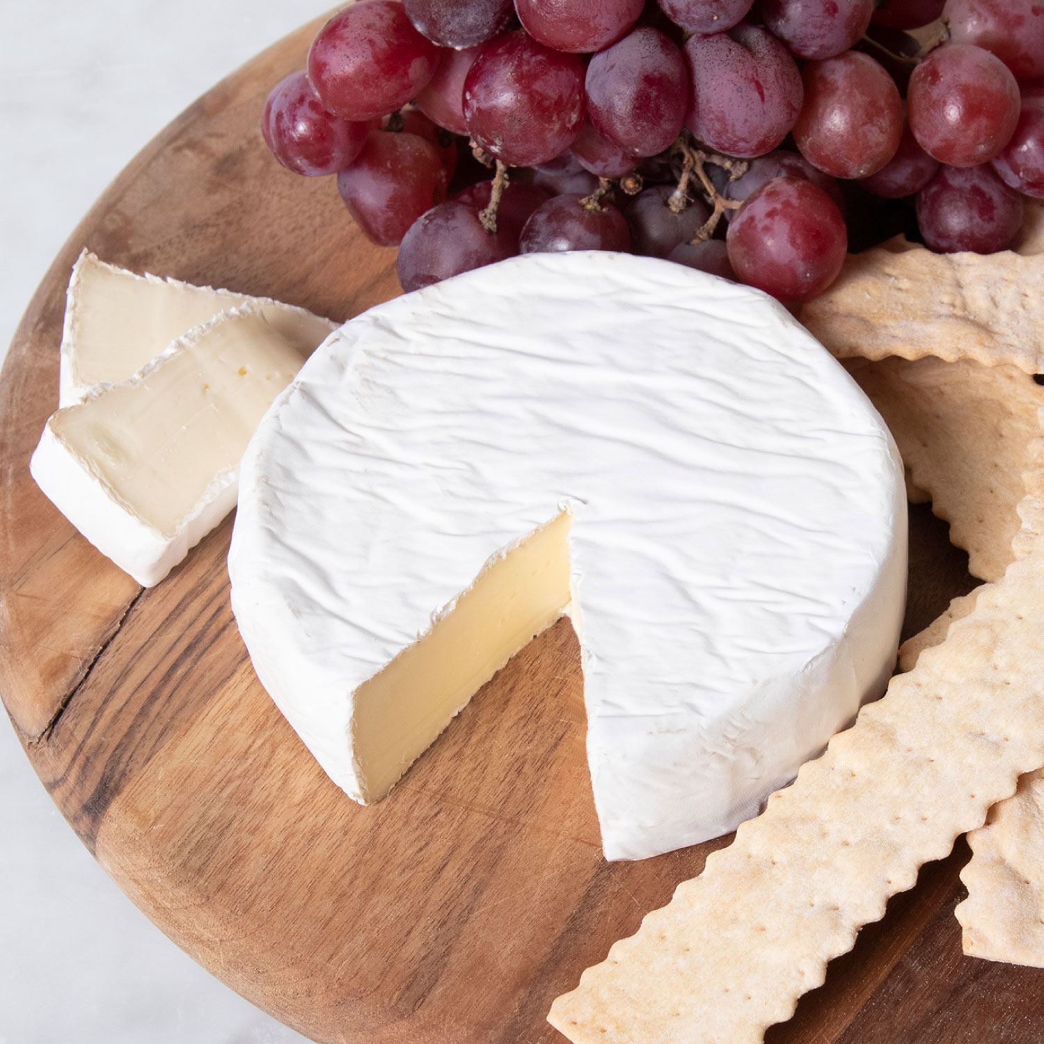 Brie Baker Hosting Set – a perfect gift for Brie lovers
