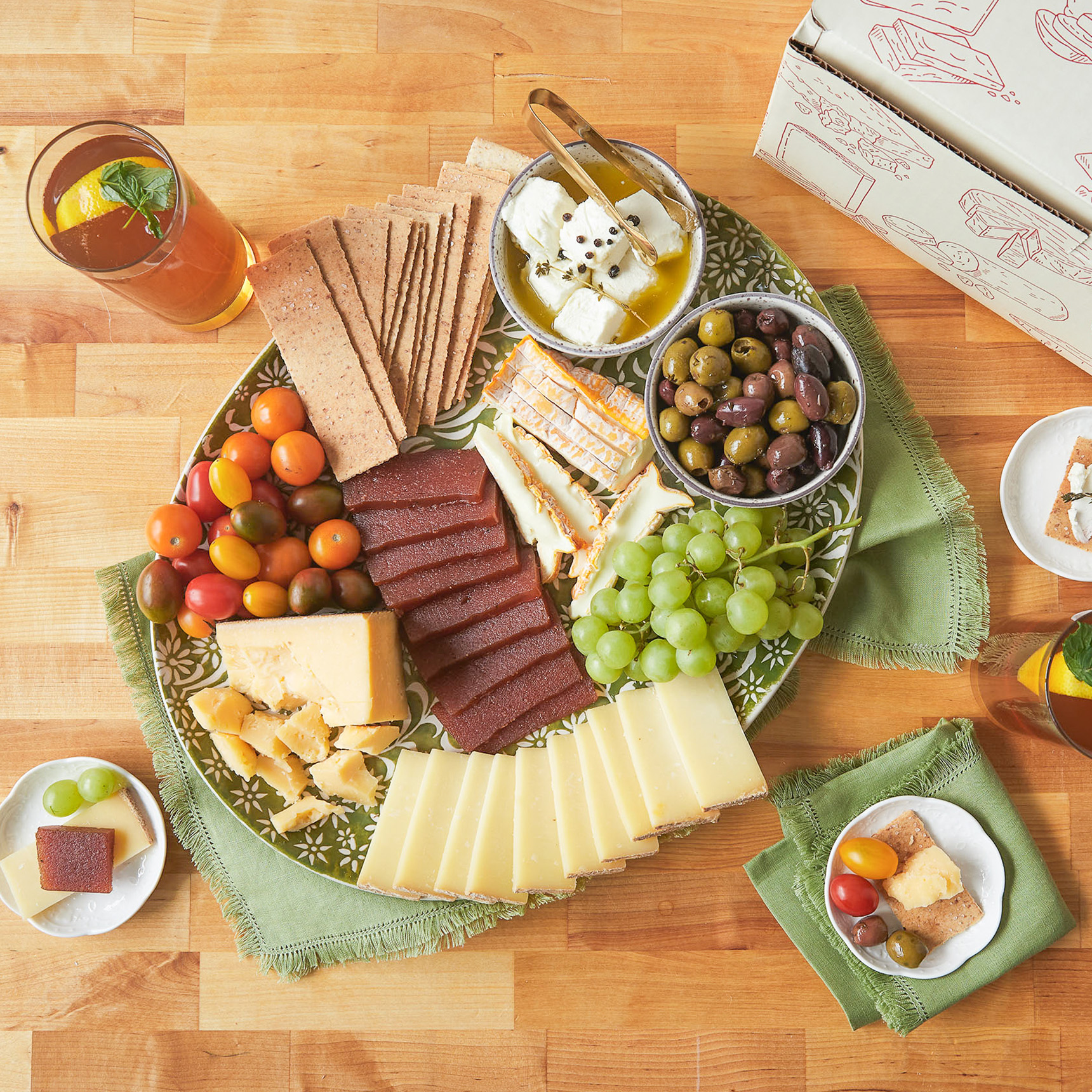 Vegetarian Cheese Feast – a luxurious, meat-free gift box