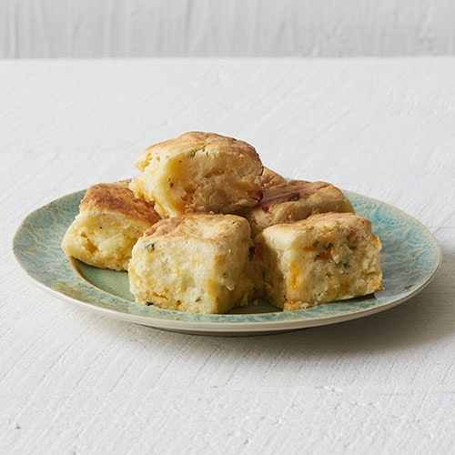 Callies-Biscuits-Simply-Cheese-Chive-Biscuits-specialty-foods-85081-04