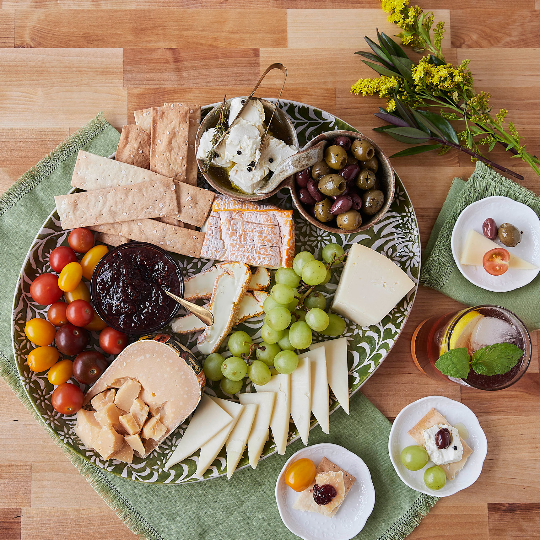 Vegetarian Cheese Feast – a luxurious, meat-free gift box | Murray's Cheese