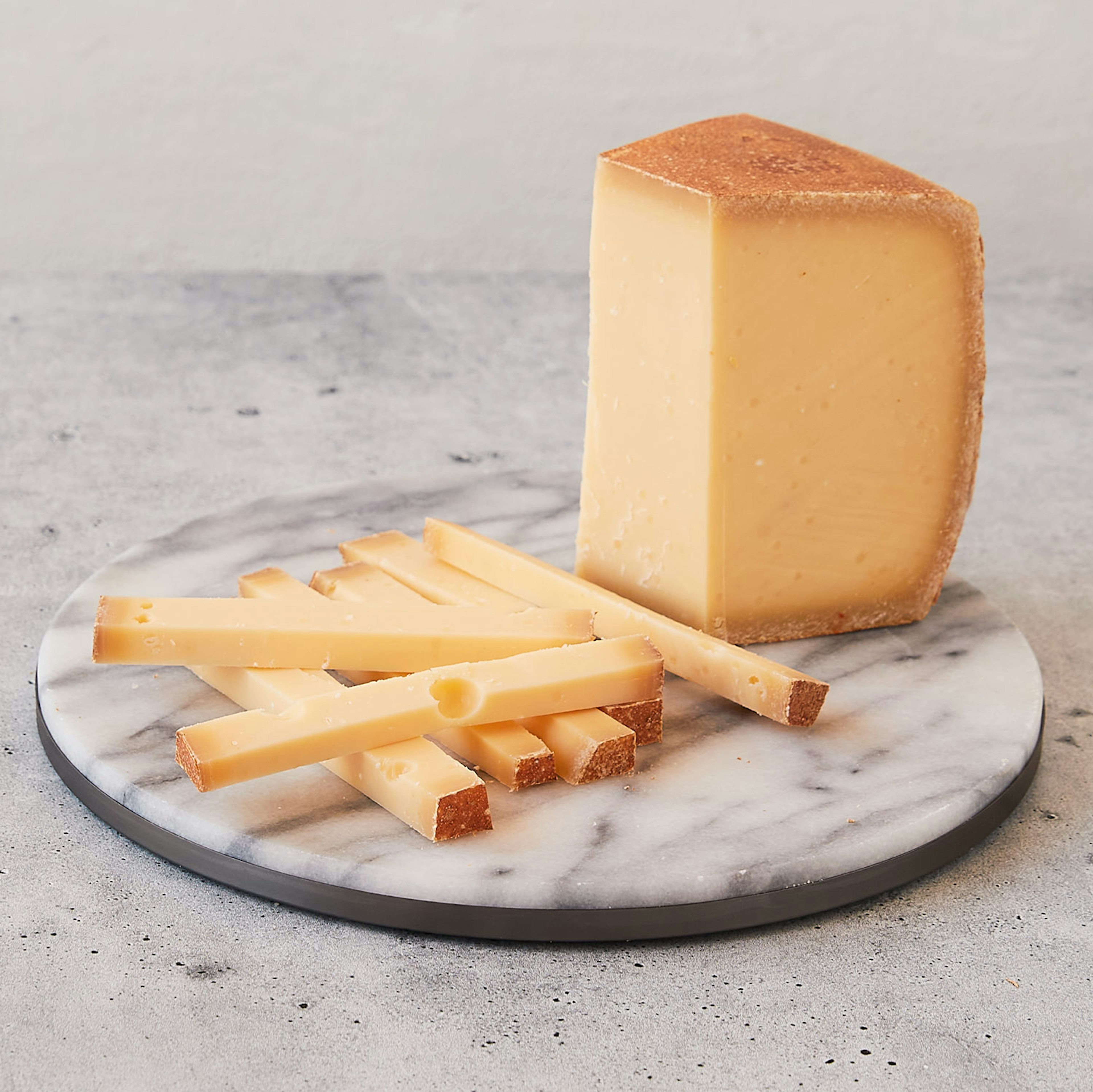 Murrays-Cave-Aged-Reserve-Annelies-cheese-9572-01