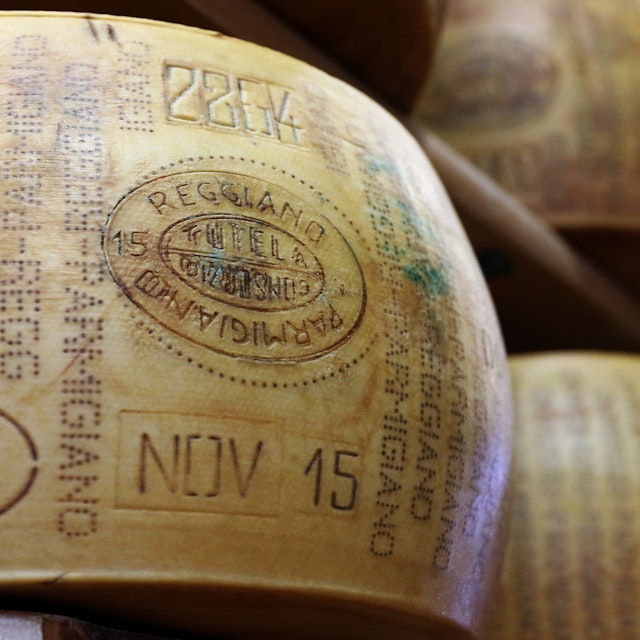 Peacock Cheese - Parmigiano Reggiano 1/4 Wheel