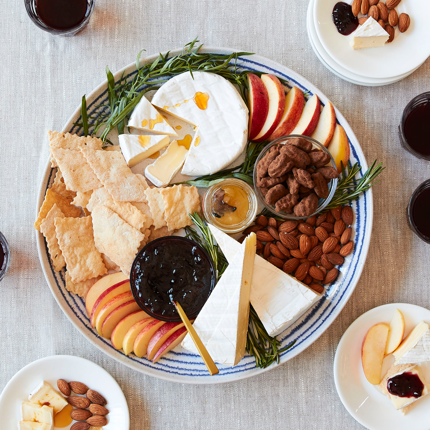 Mitica® Moka Pecans Minitub | Murray's Cheese