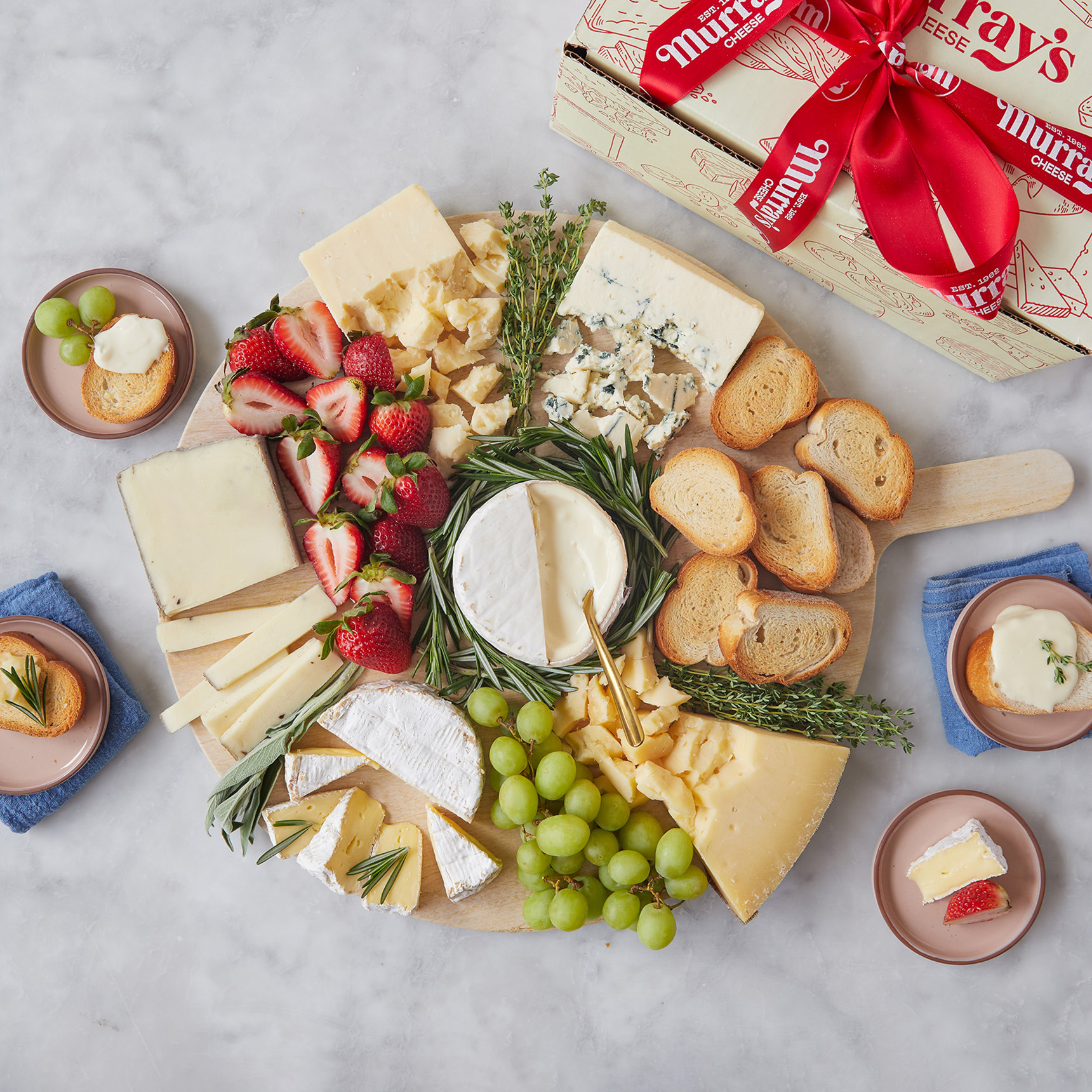 Holiday Sampler – a gift box of the most festive cheeses