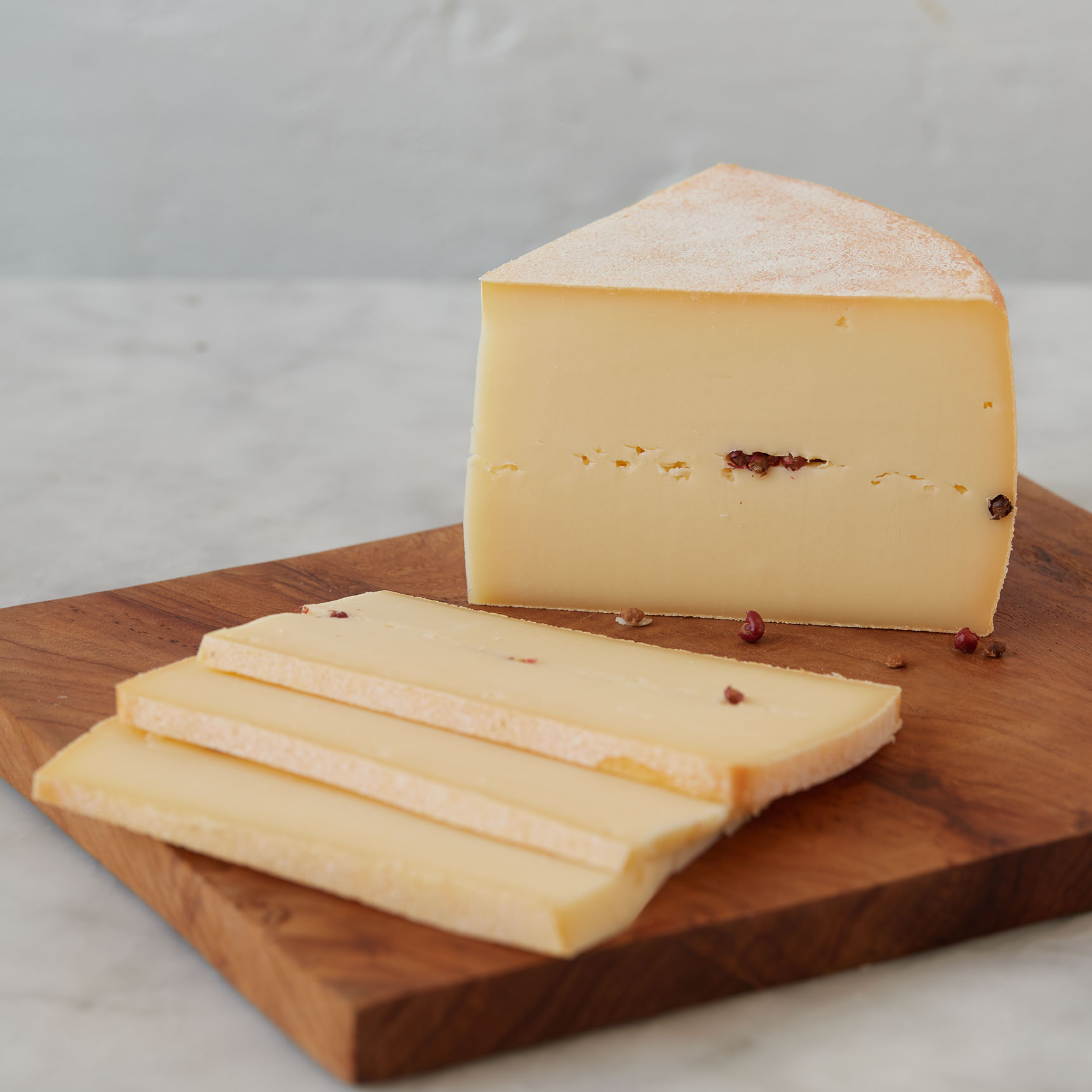 Fromagerie la Station Raclette de Compton au Poivre | Murray's Cheese